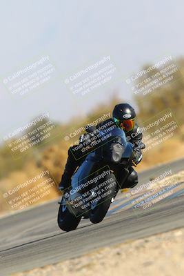 media/Jan-14-2024-SoCal Trackdays (Sun) [[2e55ec21a6]]/Turn 2 (1025am)/